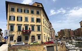 Renovierte 4 Zi-Wohnung in Palazzo aus dem 17. Jhrh zwischen Zentrum und Hafen von Livorno