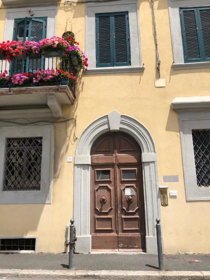 Renovated Apartment With 3 Bedrooms In An Historic Palazzo Between Port And Old Town Livorno Exterior foto